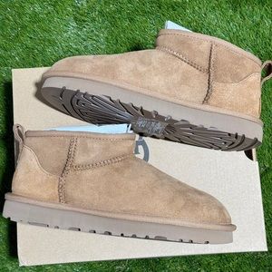 UGG Women’s Classic Ultra Mini Boots Chestnut NWT never worn